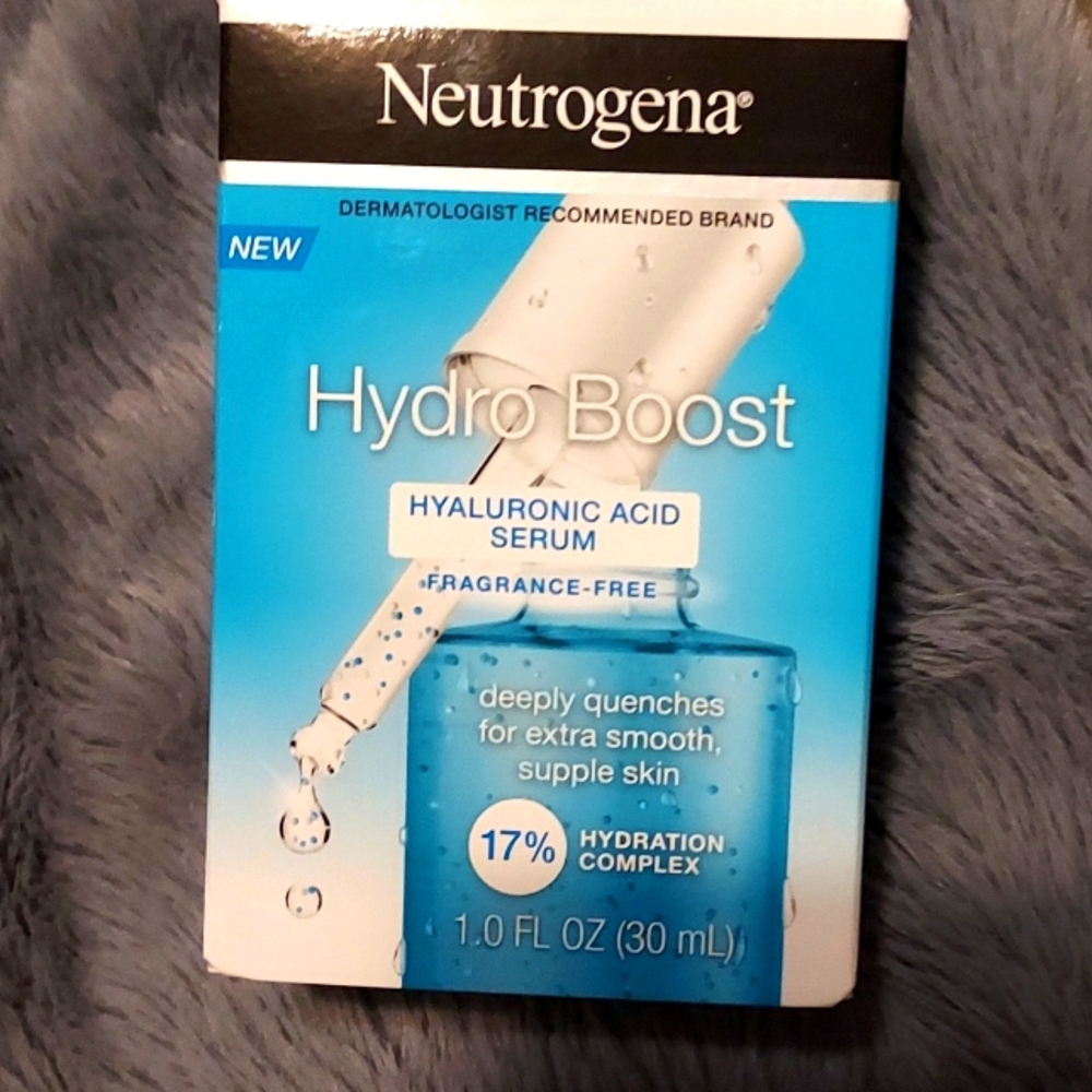 New Neutrogena HydroBoost Hyaluronic Acid serum 1.0 floz. (30mL) full size